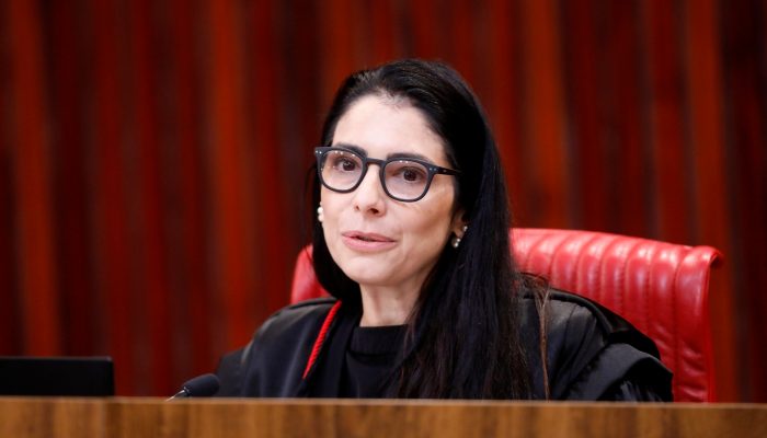 Quem é a ministra do TSE que provocou cancelamento do debate