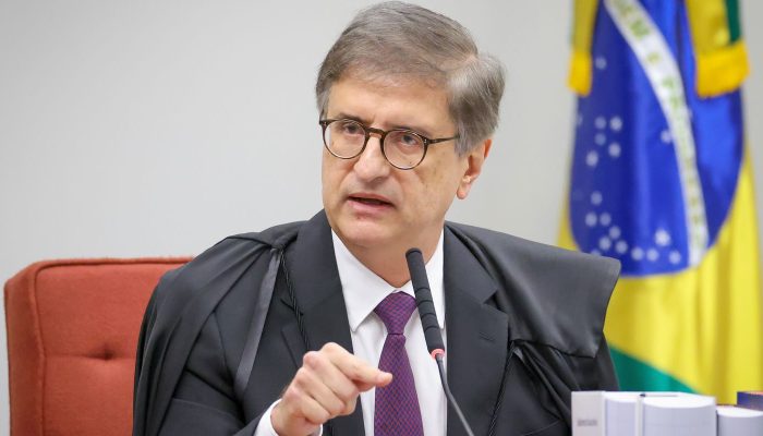 PGR não vê abuso de André Mendonça em investigação contra Moraes