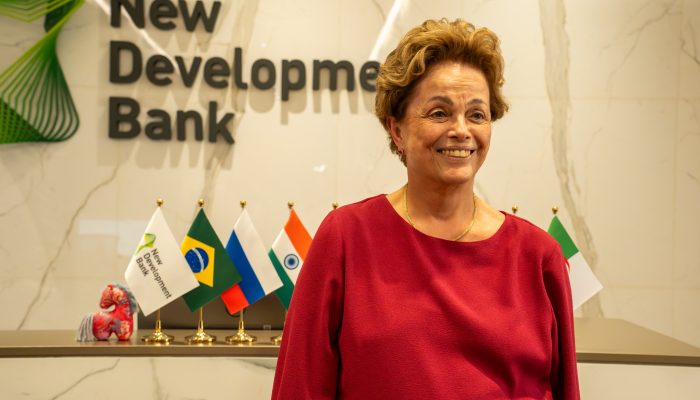 Dilma Roussef vota em BH sob vaias e gritos de "Lula ladrão"