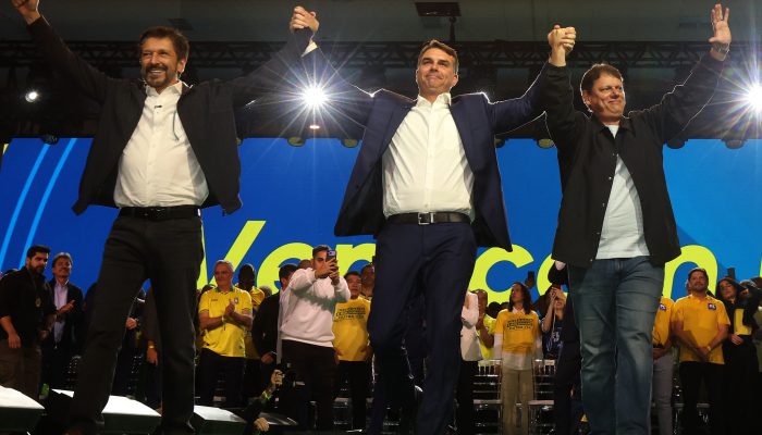 SP pressiona Centrão por apoio a Flávio no 2º turno