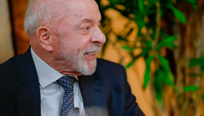 Lula diz que vai entregar amanhã ao TSE pedido de abertura de sigilo