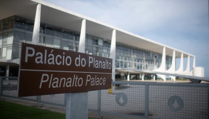 Governo instala grades de proteção no Palácio do Planalto para as eleições