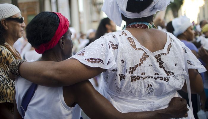 Ataques a símbolos religiosos reacendem debate sobre intolerância