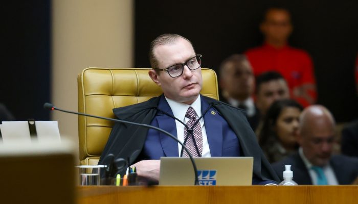 Zanin dá 48 horas para Anatel explicar falhas em apps eleitorais