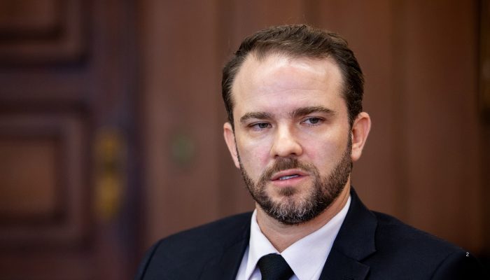 Durigan diz não entender otimismo do mercado após 1º turno com Flávio à frente