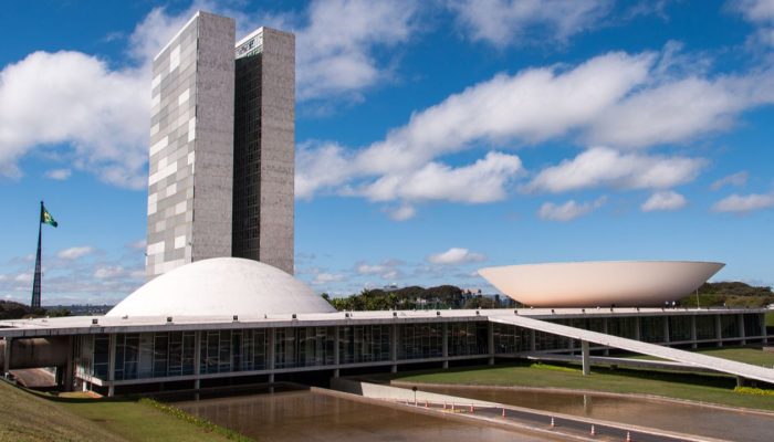 Desafios de Flávio Bolsonaro para aprovar a PEC da Transição no Congresso
