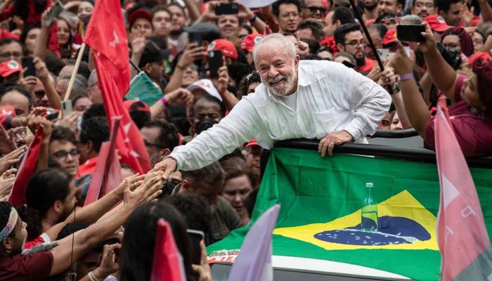 Após visita frustrada, Lula marca ato em Juiz de Fora antes do 2º turno