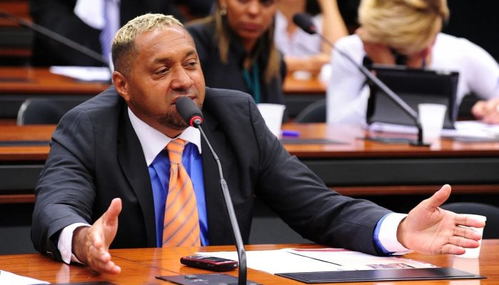 Após quatro mandatos, Tiririca não se elege deputado federal pelo Ceará