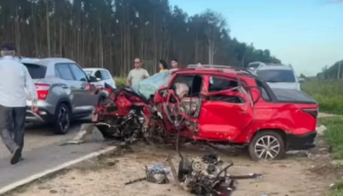 Acidente entre vários carros deixa 4 mortos e 7 feridos na Bahia