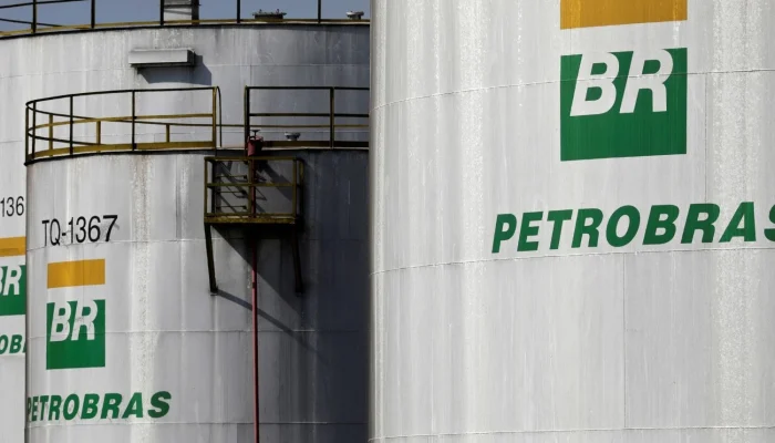 Petrobras bate recorde e chega a R$ 800 bilhões em valor de mercado; ações sobem até 110% em 2026