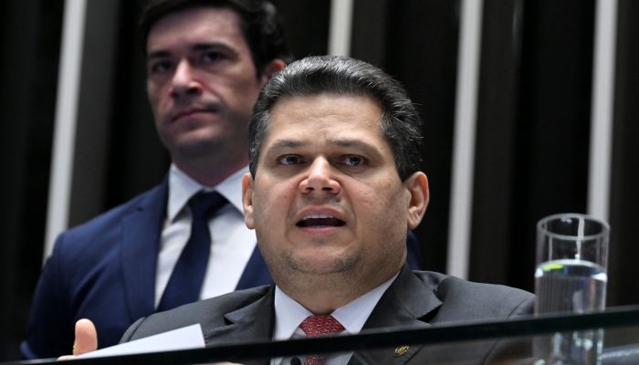 Alcolumbre adia votação da PEC da Segurança Pública para depois do 2º turno