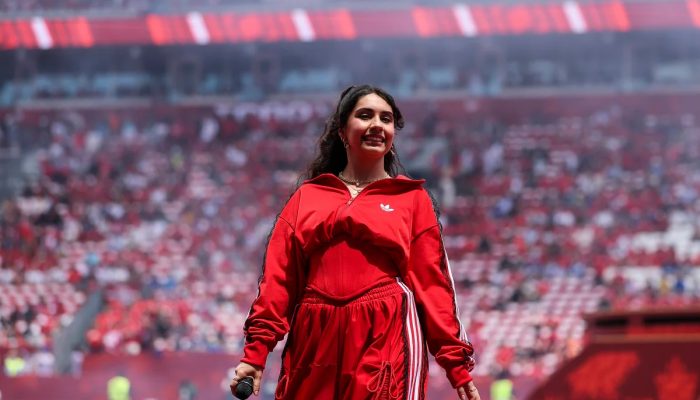Alessia Cara esquece hino nacional do Canadá durante amistoso e viraliza