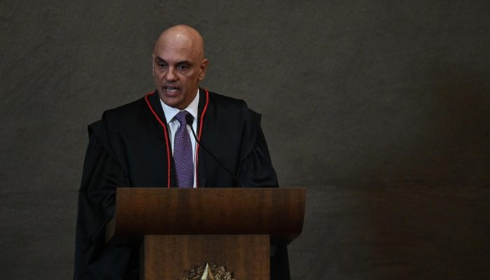 PF revela contrato de R$ 3 milhões mensais de esposa de Moraes com banco