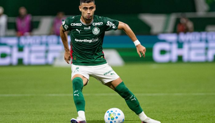 Andreas Pereira se desculpa após expulsão em jogo do Palmeiras: "Instinto"