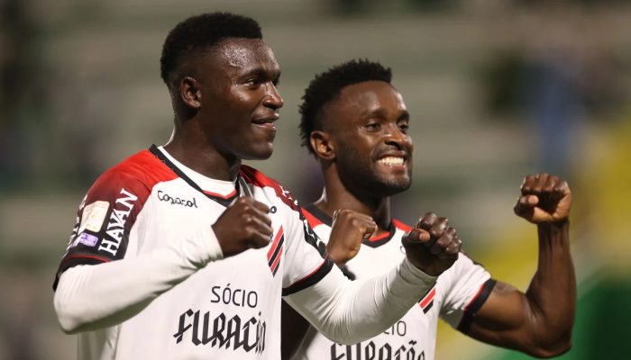 Athletico-PR goleia a Chapecoense por 4 x 1 com dois gols de Viveros