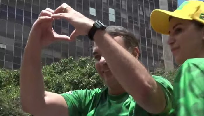 “Bloquinho do 22” reúne apoiadores de Flávio na Paulista