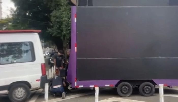 GSI intervém para liberar telão bancado pelo PT em frente ao debate da Band