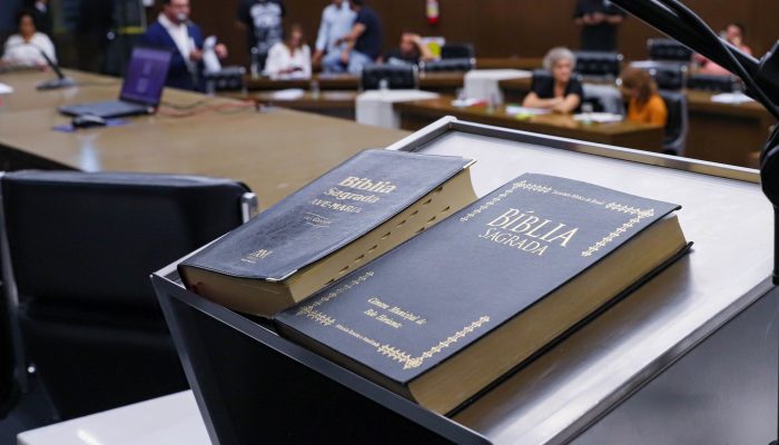 Justiça mantém justa causa de homem que entregou 88 atestados em um ano, mas atuava como pastor na licença