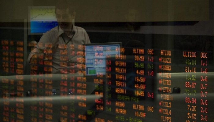Bolsa dispara e chega perto de 9% após Flávio liderar primeiro turno da eleição