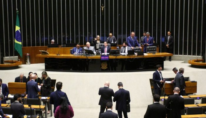Câmara aprova perdão de dívidas do MEI e aumento do teto