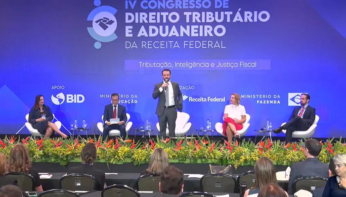 Durigan defende Receita como plataforma de inteligência do Estado