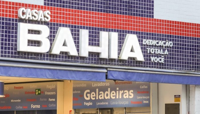 Casas Bahia corta funcionários e reduz estoque dado como garantia a credores