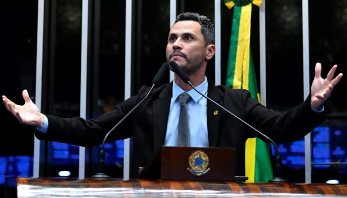 Cleitinho se explica após críticas por vídeo ao lado de Alcolumbre