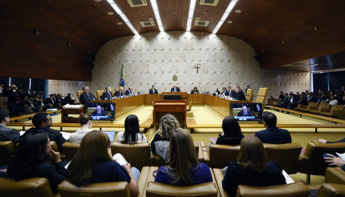 Em crise, STF atrasa julgamentos com impacto bilionário