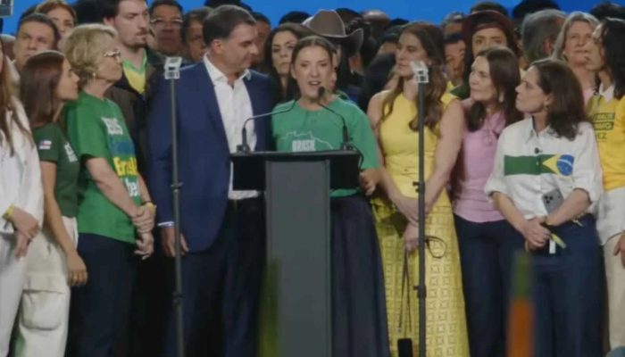 Bolsa Família terá período de 2 anos para transição, diz campanha de Flávio