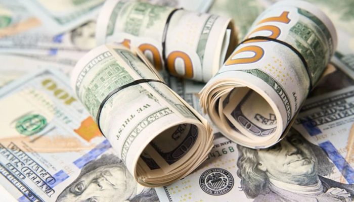 Dólar cai com petróleo a caminho da 4ª baixa seguida e reunião EUA-China