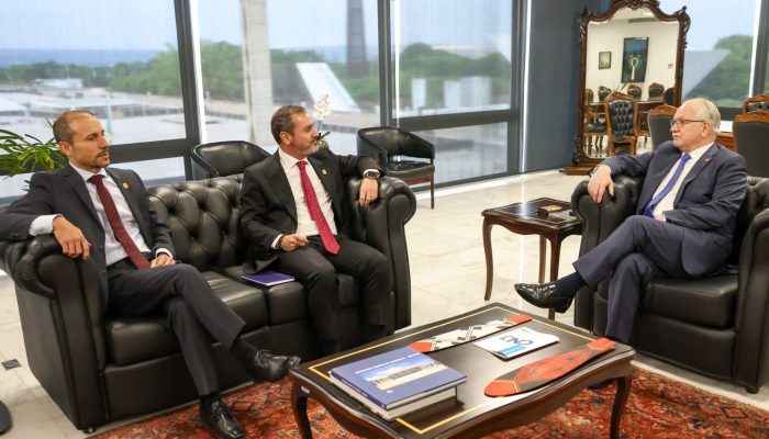Fachin cobra diretor da PF para concluir "inquérito das fake news"