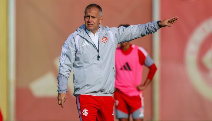 Internacional contrata técnico Eduardo Baptista até o fim da temporada