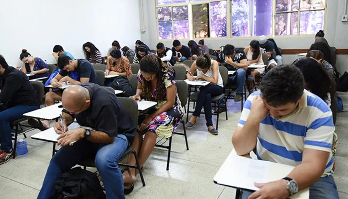 Provas de português para estrangeiros começam nesta terça-feira