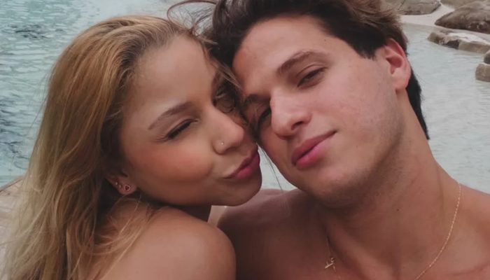Flavia Saraiva ganha flores e declaração de amor do namorado: "Especial"