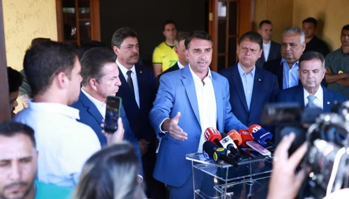 Flávio critica PEC da 6x1 e volta a defender regime por hora: "Liberdade"