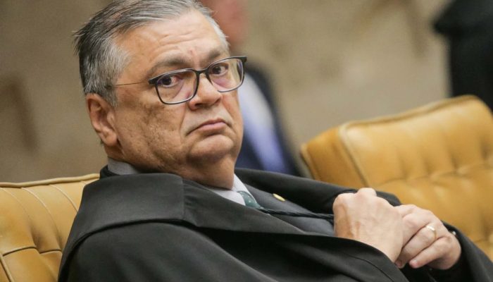 Fachin aciona PF após ameaça de fuzilamento contra Dino nas redes