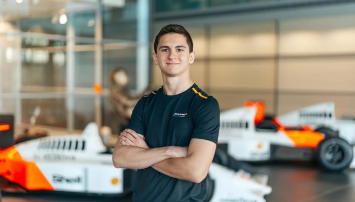 Campeão da F2 em 2025, Leonardo Fornaroli é anunciado pela McLaren no WEC