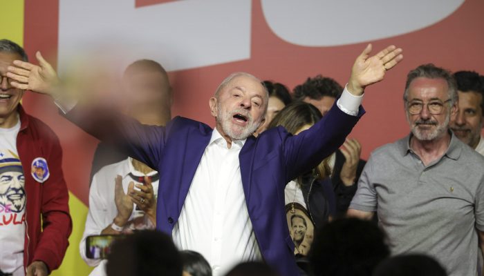 Vitória de Flávio no primeiro turno expõe fraquezas de Lula, diz FT