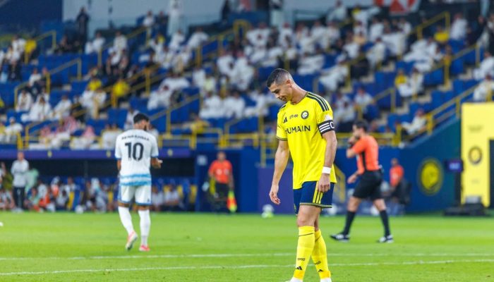 Cristiano Ronaldo desperdiça pênalti e perde gol sem goleiro pelo Al-Nassr
