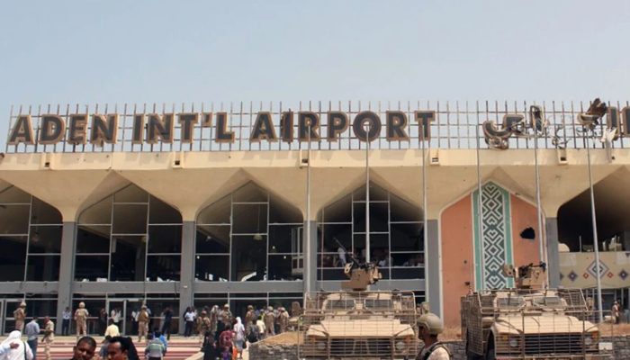 Houthis lançam mísseis contra o aeroporto de Aden, no Iêmen