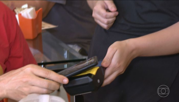 PIX por aproximação deixa de ter limite diário de R$ 500 a partir desta quinta; veja como pagar com essa modalidade