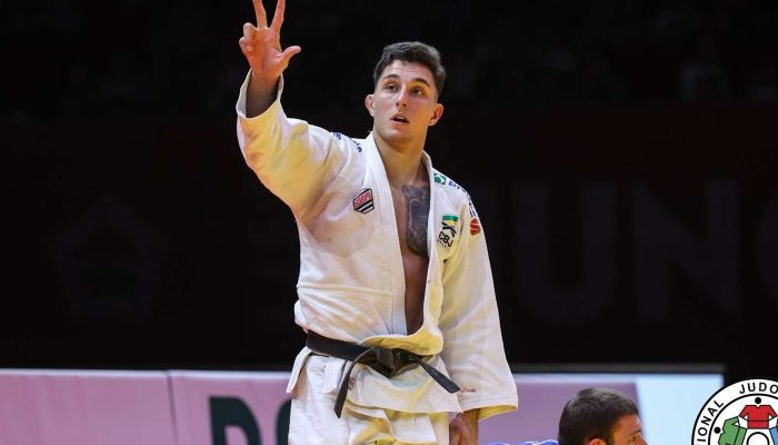 Guilherme Schimidt é ouro e país fecha Grand Slam de judô com 3 pódios