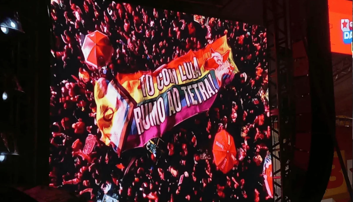 "Acabou esquerda paz e amor": ato pró-Lula na Faria Lima endurece discurso
