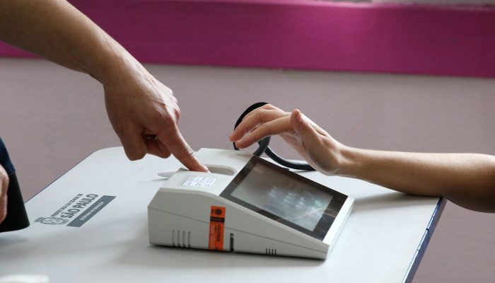 Eleitor sem biometria pode votar no segundo turno das eleições