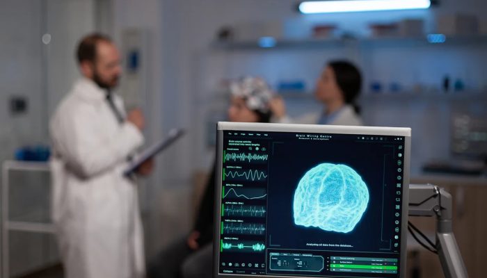 Microchips cerebrais captam impulsos neurais para recuperar a mobilidade