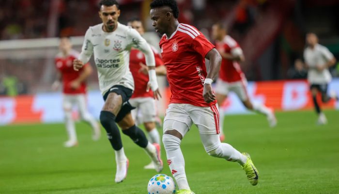 Em cenário de caos, Internacional e Corinthians lutam contra o rebaixamento