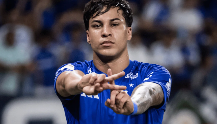 Cruzeiro vence São Paulo no Mineirão e entra no G-4 do Brasileirão