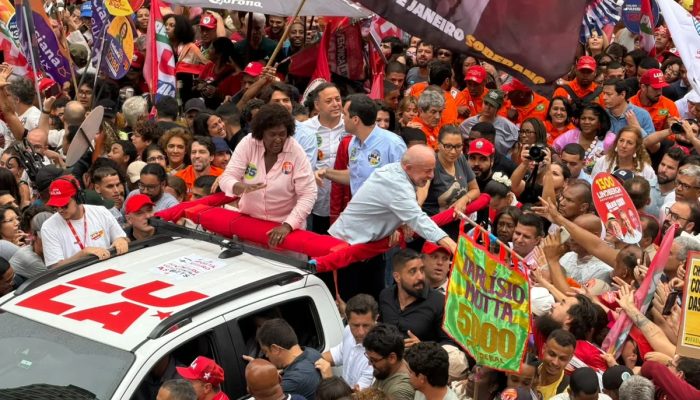 Lula cita debate na Globo e diz que podcast teve mais audiência que novela