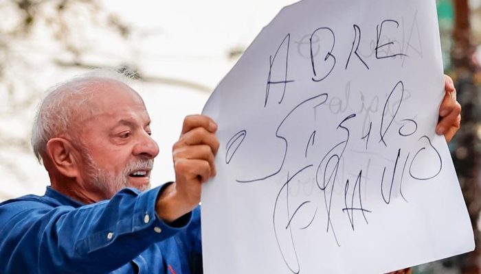 Lula protocola pedido para abrir sigilos próprio, de filhos e de Janja e cobra Flávio