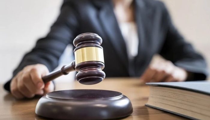 Mulher ganha indenização após cobrar salário atrasado e ser ameaçada em MG
